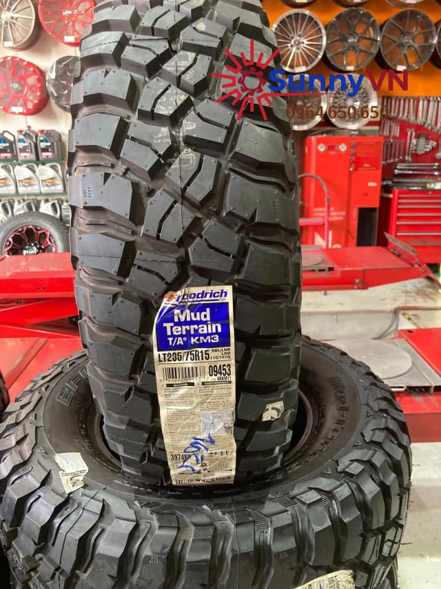 lop-o-to-bfgoodrich-23575r15-110107q-mud-terrain