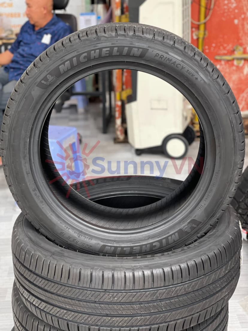 lop-o-to-michelin-22555r19-99v-primacy-suv.webp